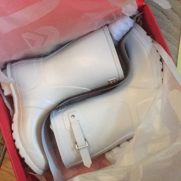 NEW Hunter Classic Short Rain Boots - Picture 2 of 3